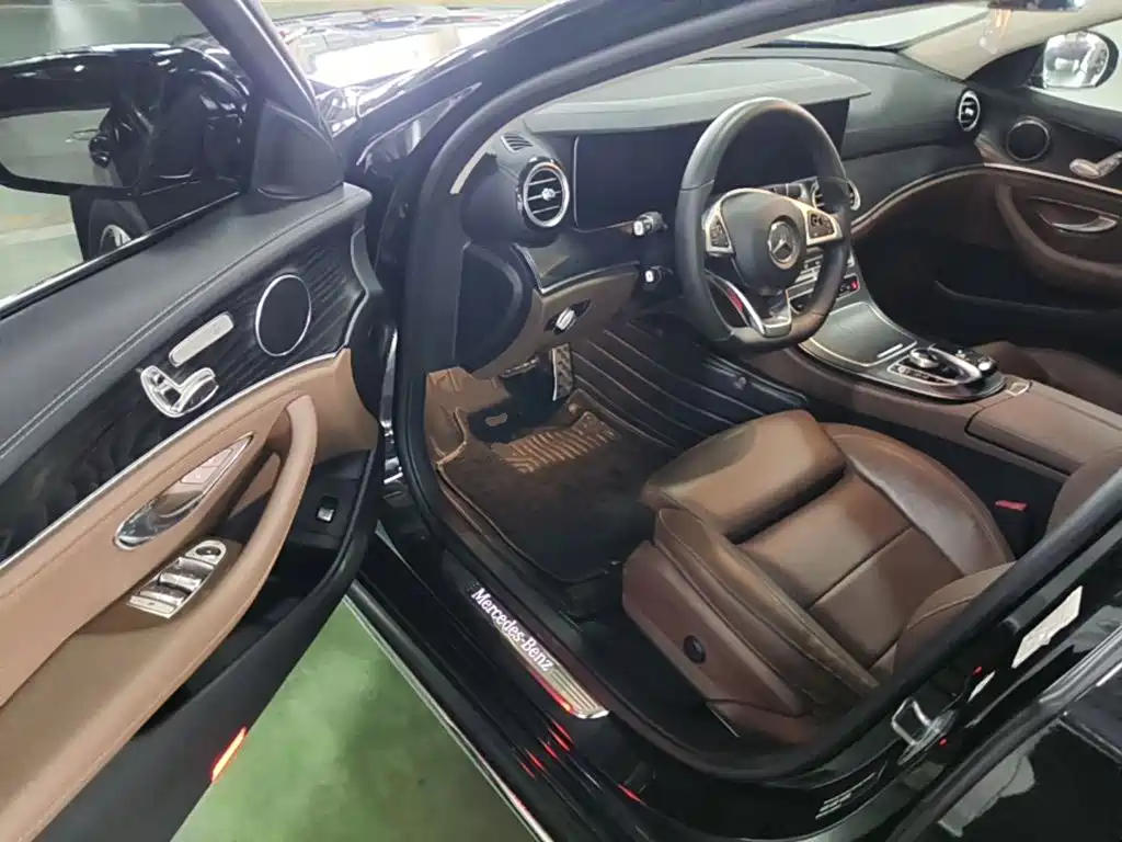 Mercedes-Benz E-Class — миниатюра 16