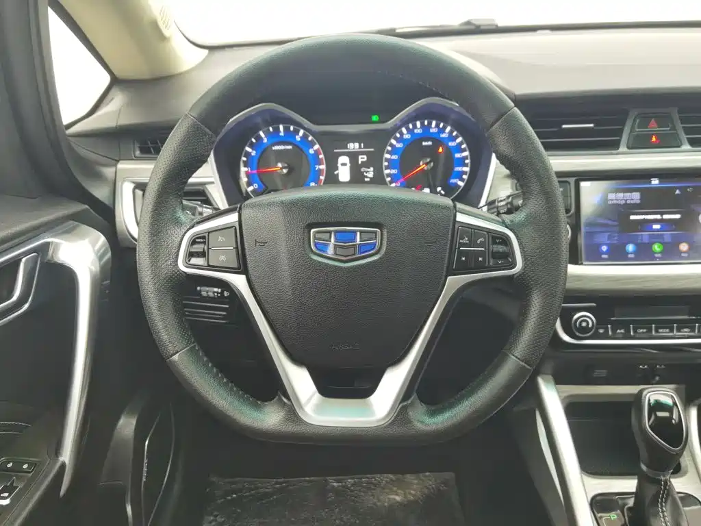 Geely Vision X3 — миниатюра 11