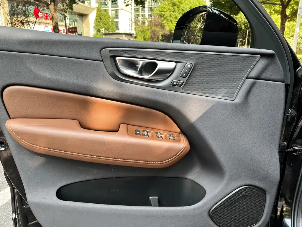 Volvo XC60 — миниатюра 14
