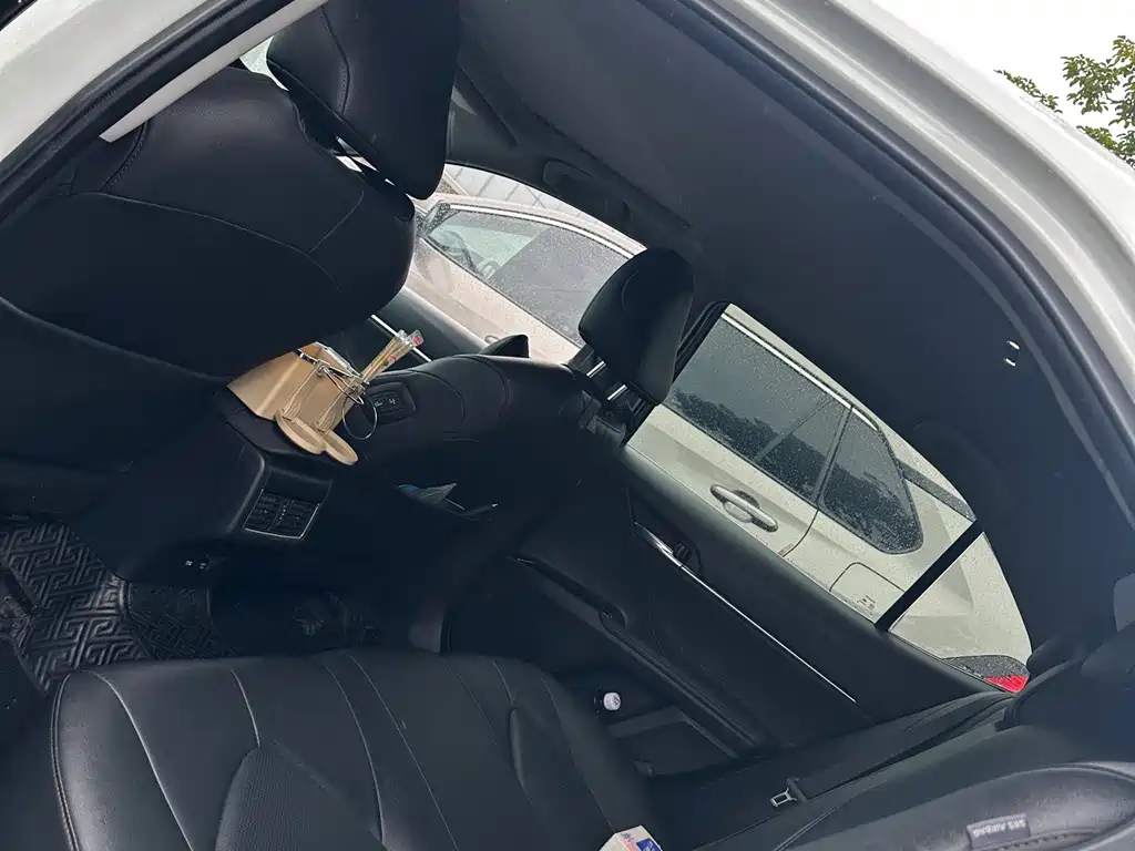 Toyota Camry — миниатюра 10