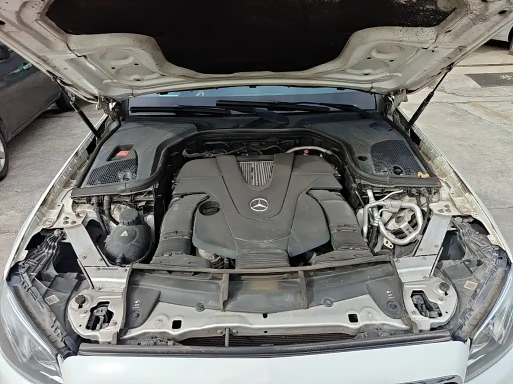 Mercedes-Benz E-Class — миниатюра 20