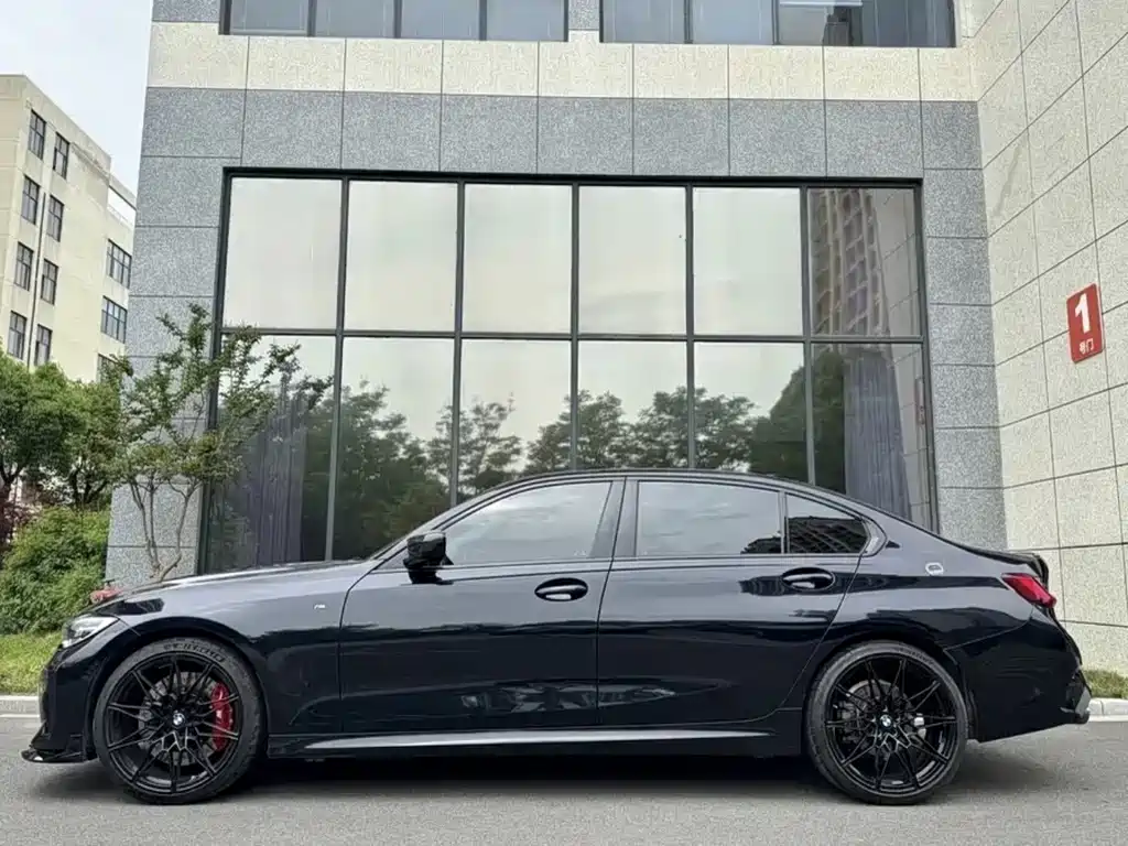 BMW 3 Series — миниатюра 3