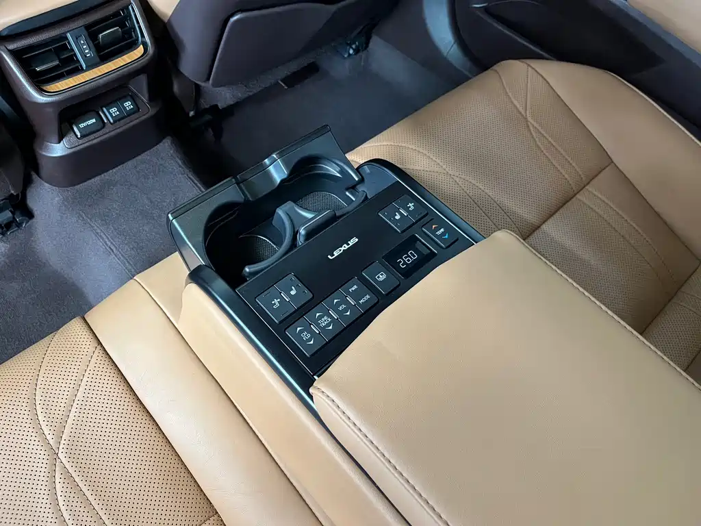 Lexus ES — миниатюра 18