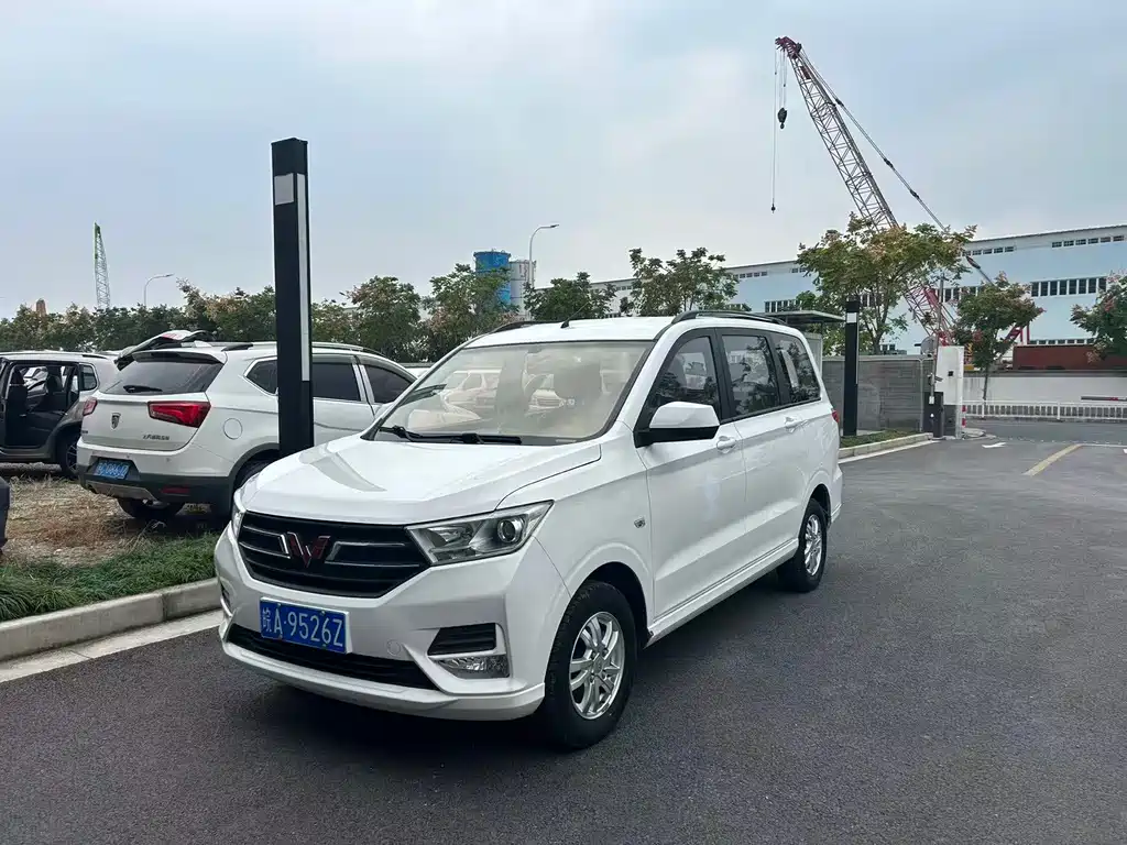 Wuling Hongguang — миниатюра 2