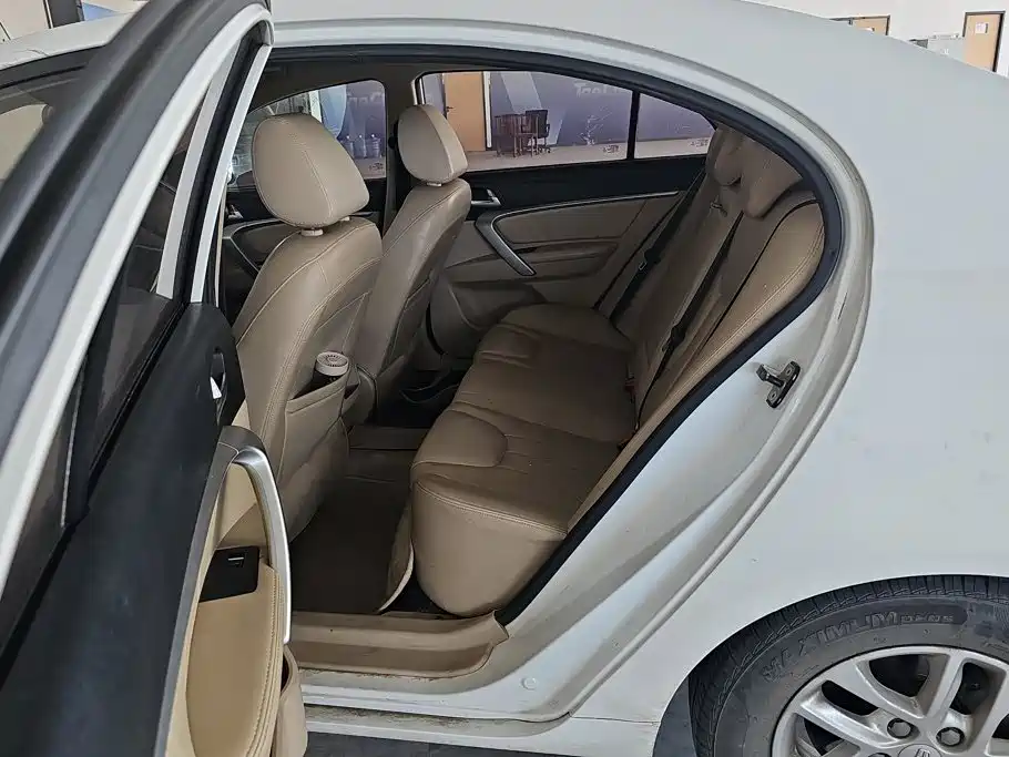Geely Emgrand — миниатюра 11