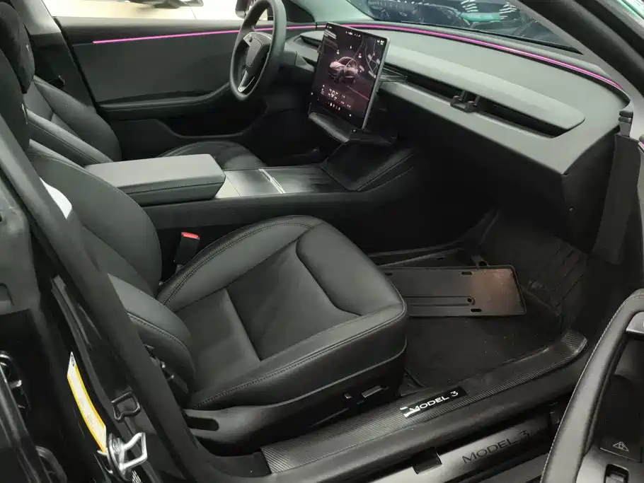 Tesla Model 3 — миниатюра 8