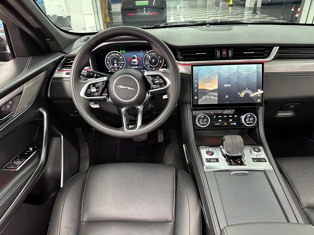 Jaguar F-PACE — миниатюра 23