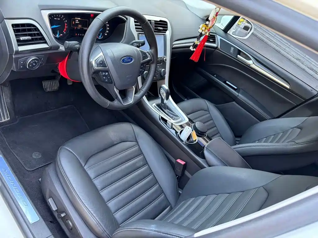 Ford Mondeo — миниатюра 7