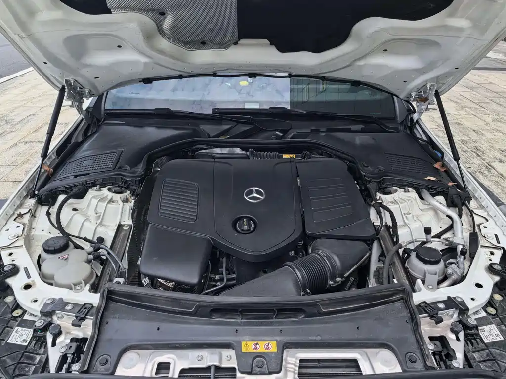 Mercedes-Benz C-Class — миниатюра 11