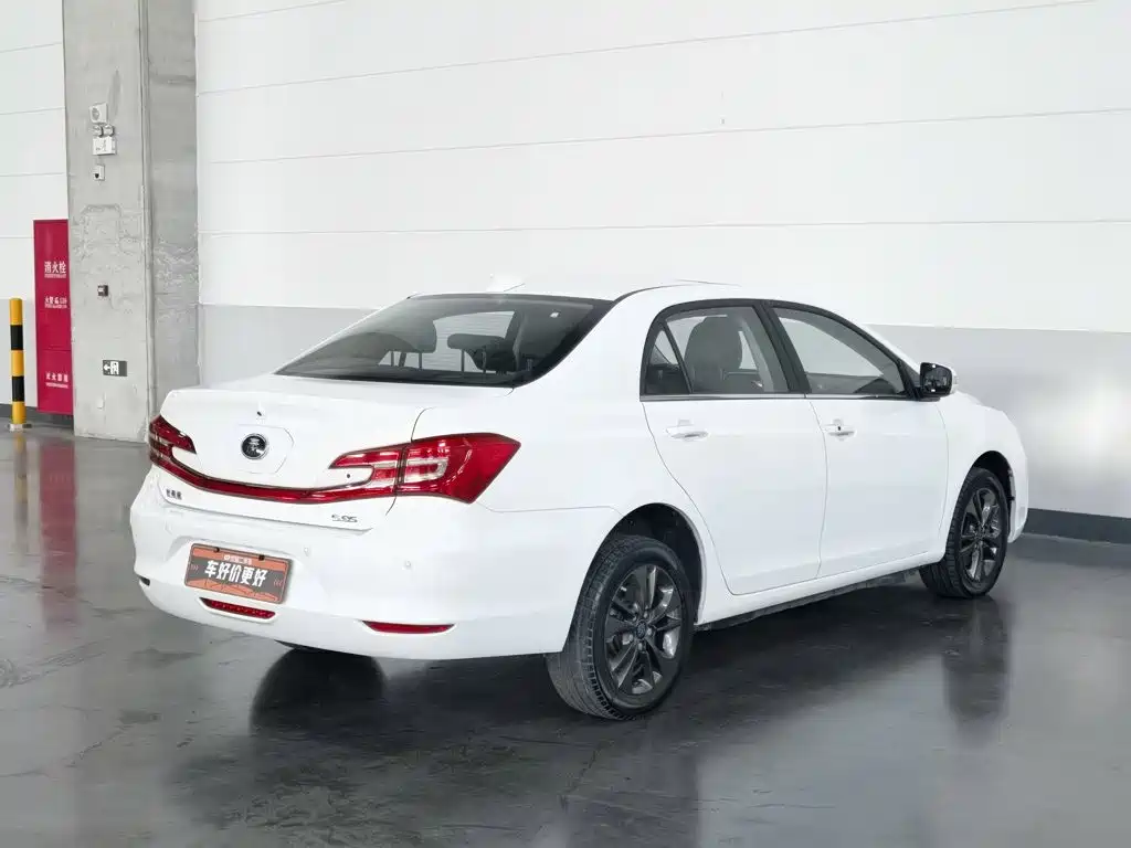 BYD Qin NEV — миниатюра 2