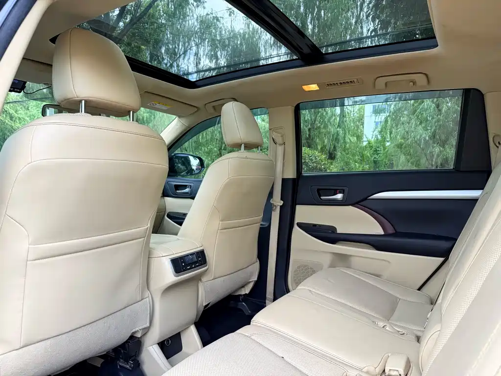 Toyota Highlander — миниатюра 16