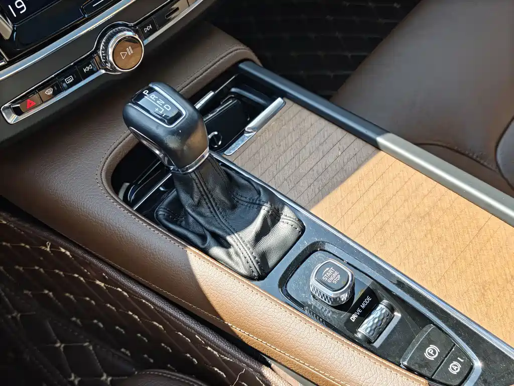 Volvo S90 — миниатюра 6