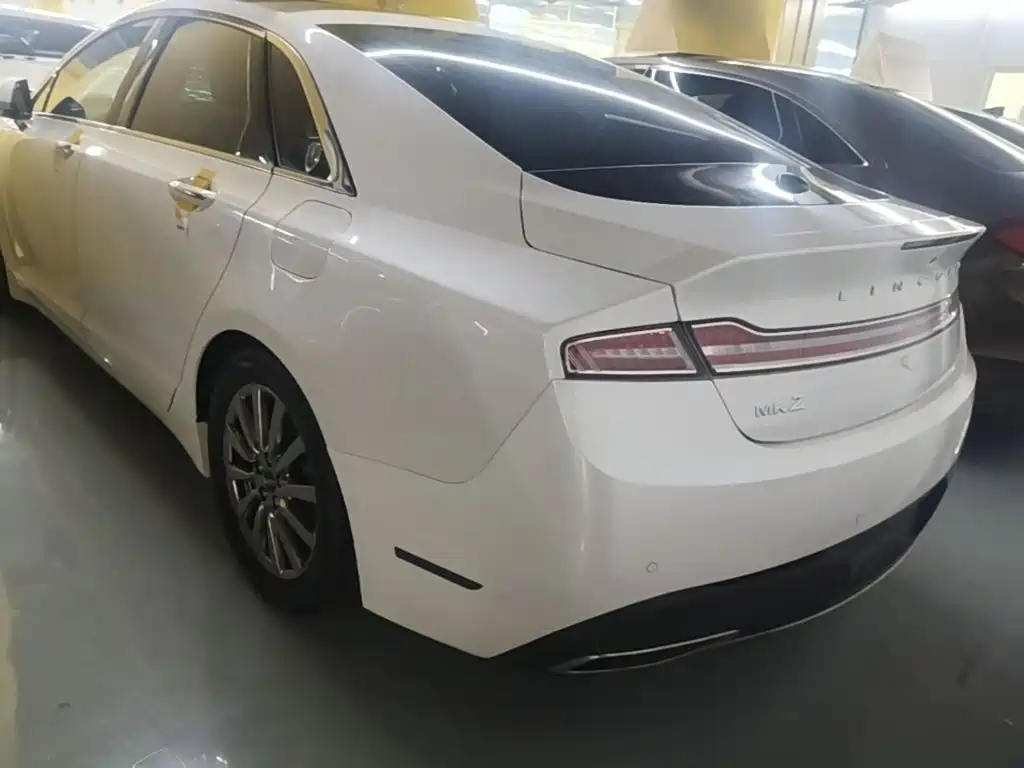 Lincoln MKZ — миниатюра 5