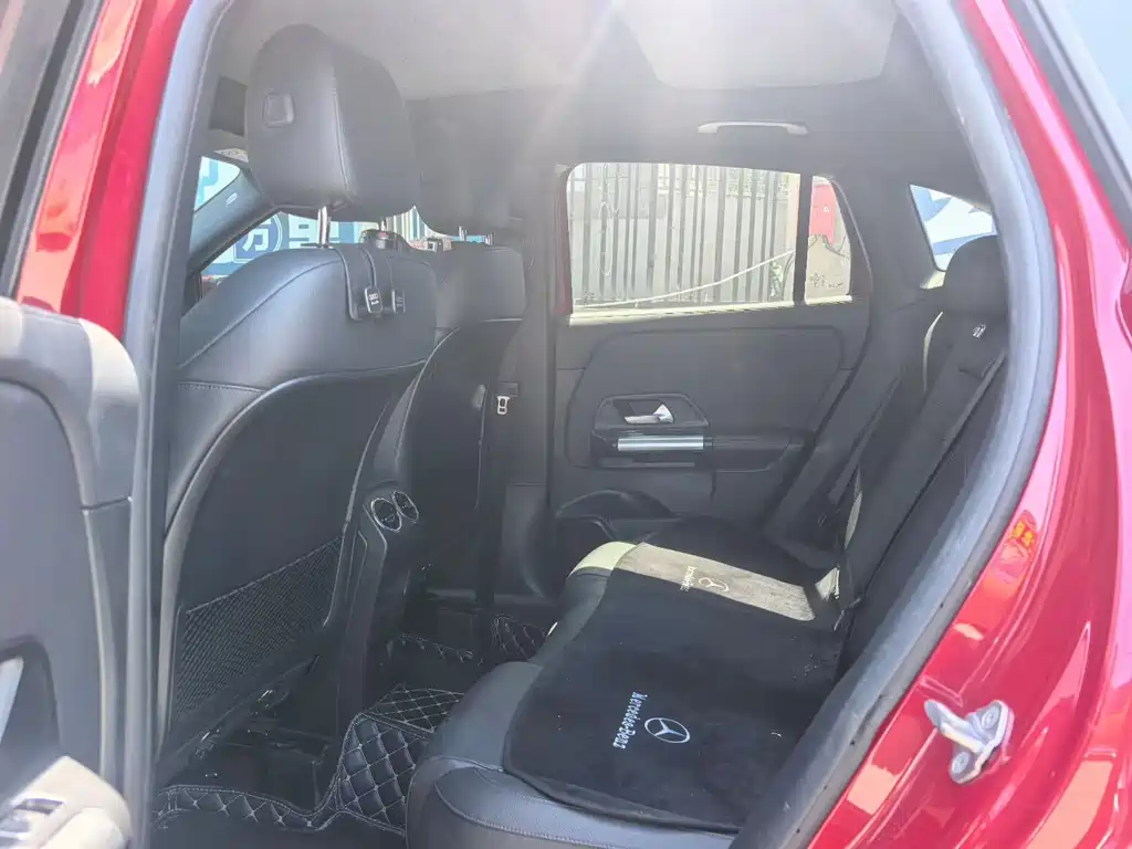 Mercedes-Benz GLA — миниатюра 6