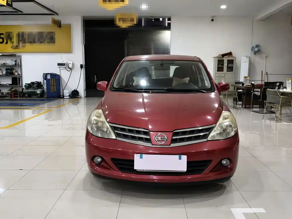 Nissan Tiida — миниатюра 2