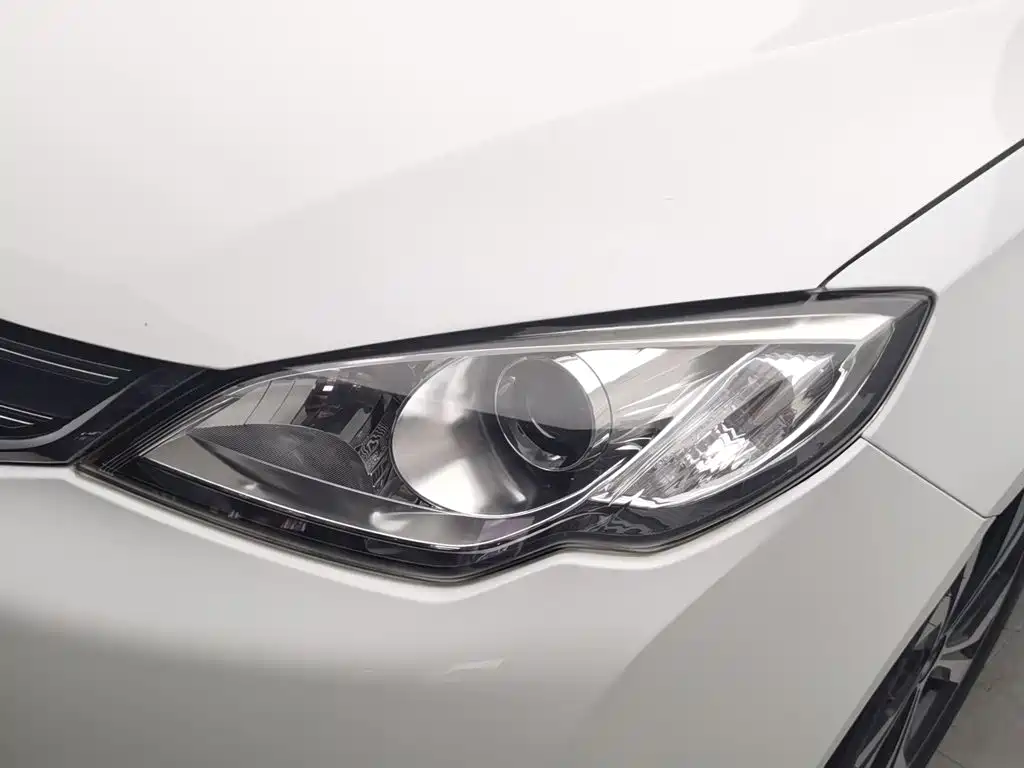 Roewe 360 — миниатюра 7