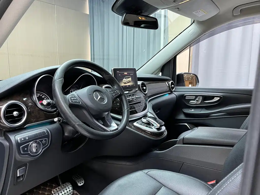 Mercedes-Benz V-Class V 2017 V 260 Luxury