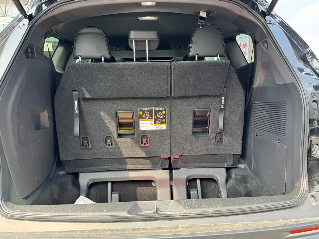Toyota Granvia — миниатюра 6