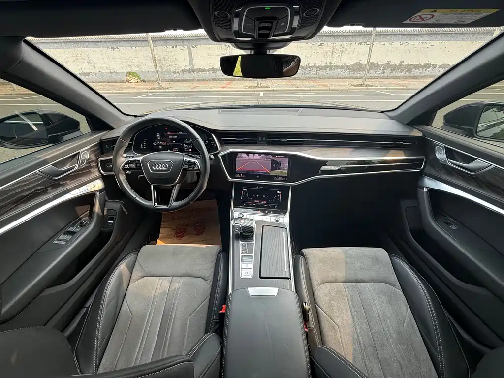 Audi A6L 2025 45 TFSI quattro Premium