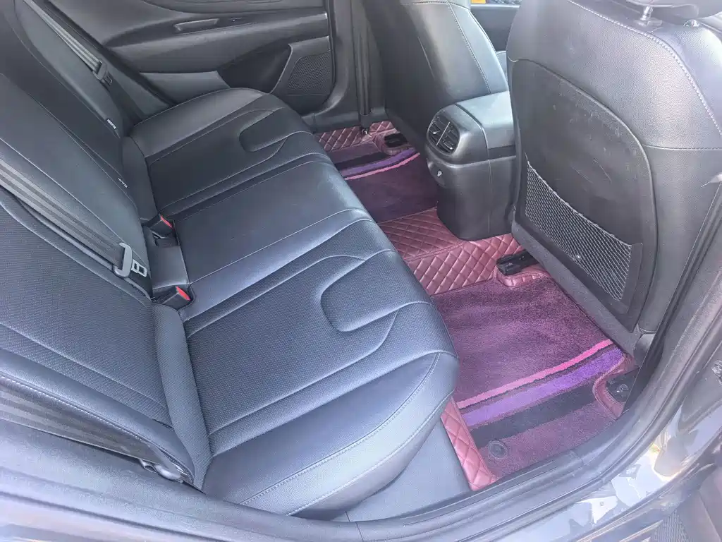 Hyundai Elantra — миниатюра 10