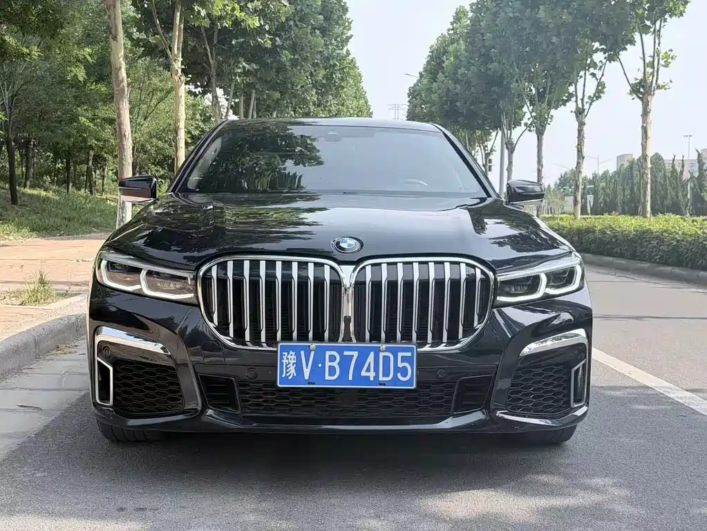 BMW 7 Series — миниатюра 2