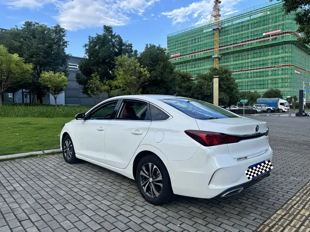 Changan Eado — миниатюра 9