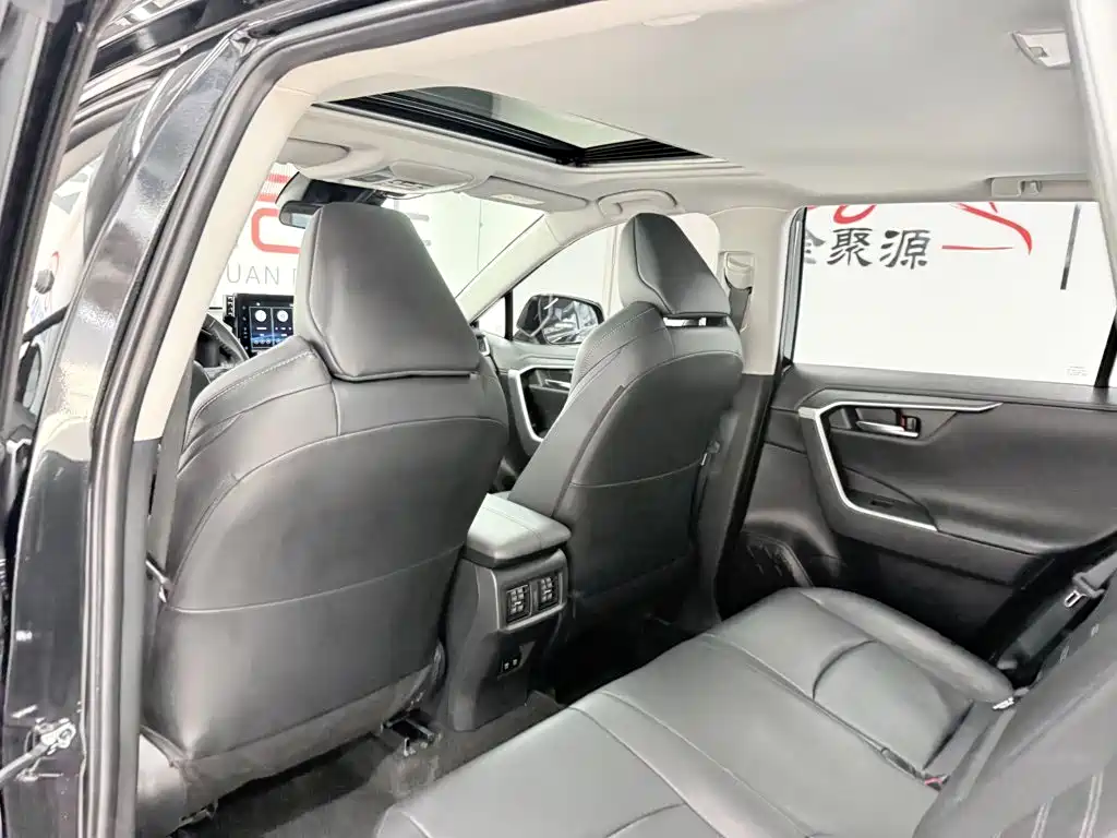 Toyota Wildlander — миниатюра 10