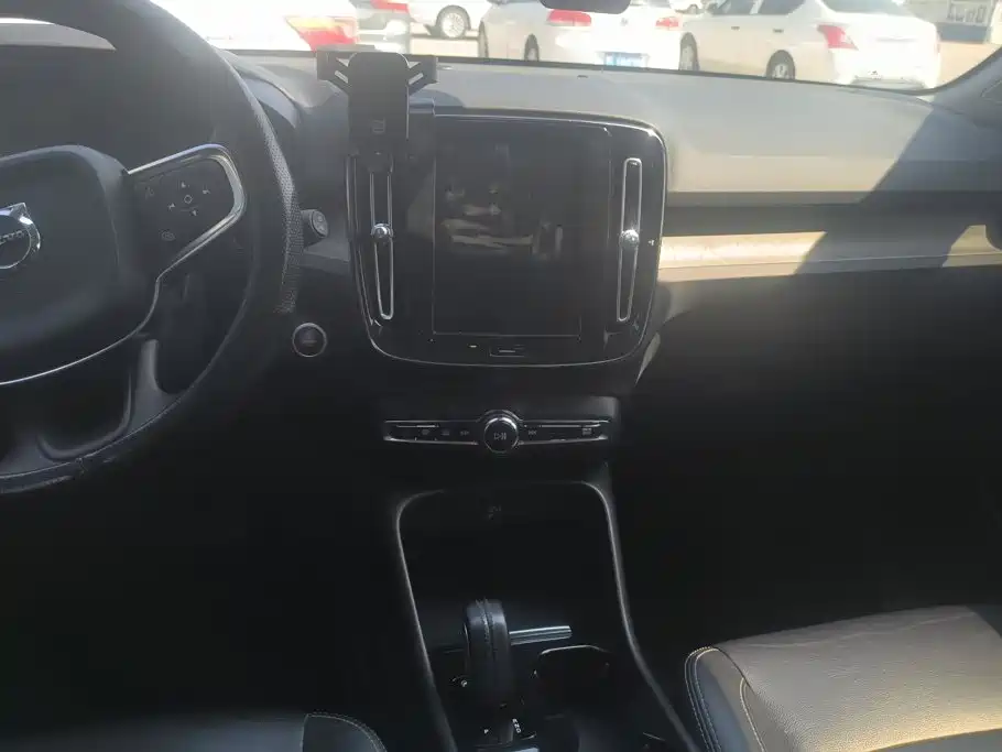 Volvo XC40 — миниатюра 16