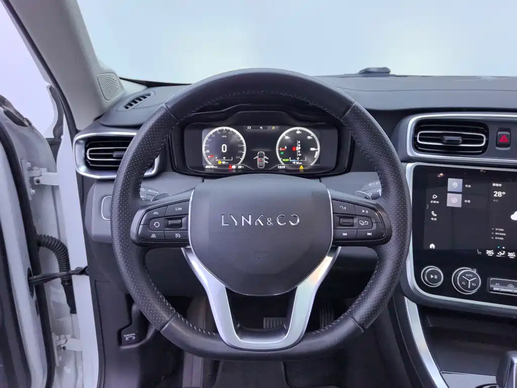 Lynk & Co 01 EM-P — миниатюра 14