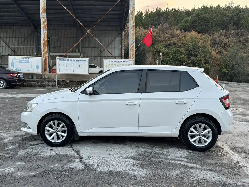 Skoda Fabia — миниатюра 3