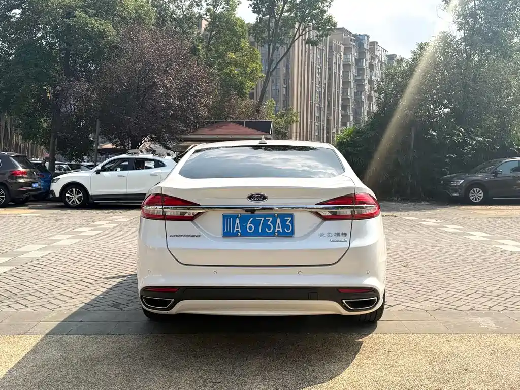 Ford Mondeo — миниатюра 9
