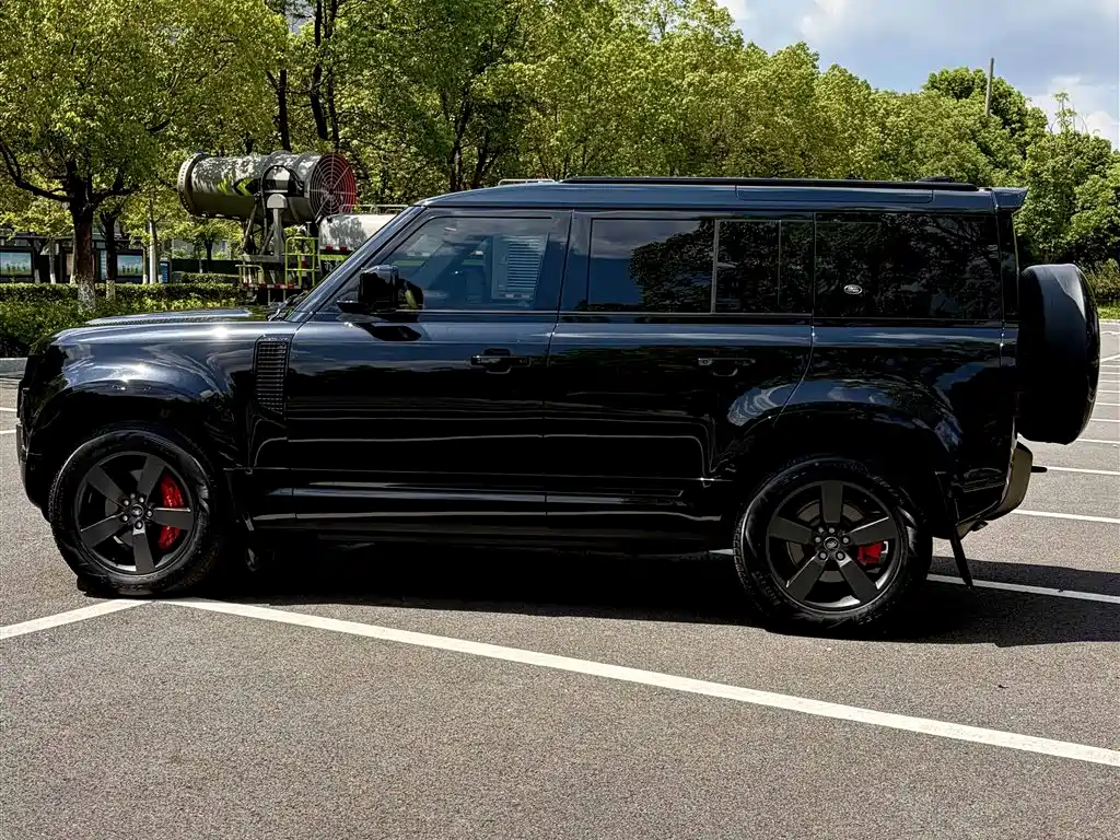 Land Rover Defender — миниатюра 7