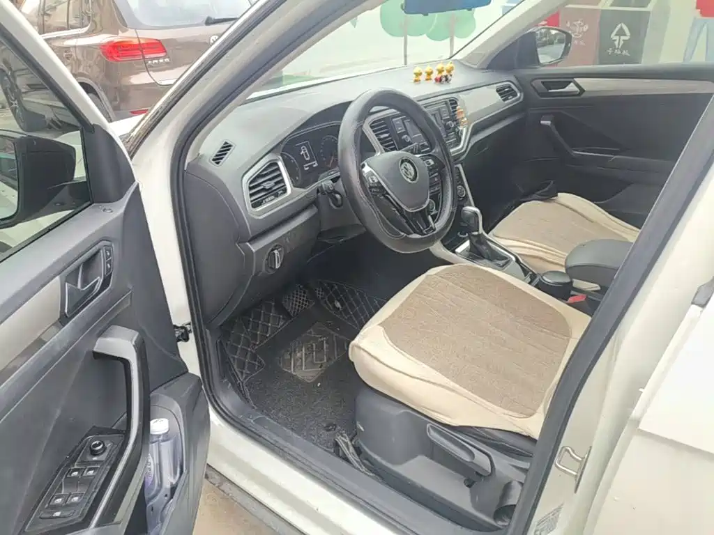 Volkswagen T-Roc — миниатюра 16