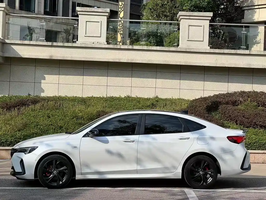 Buick Verano — миниатюра 2