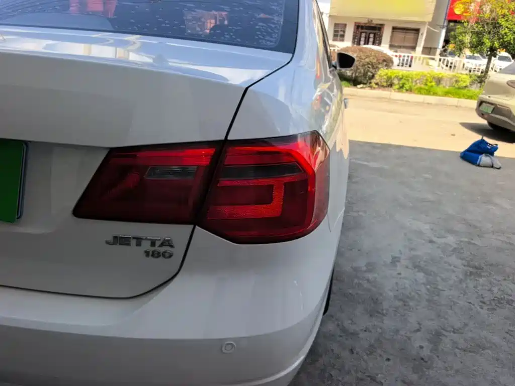 Volkswagen Jetta — миниатюра 8