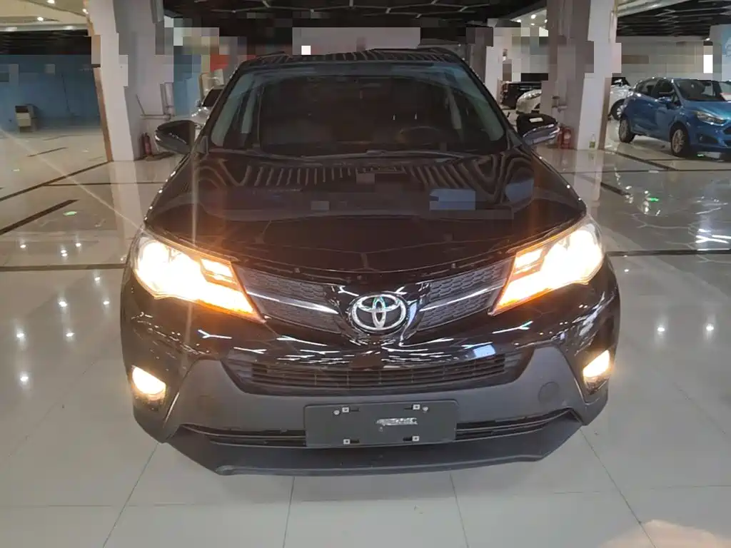 Toyota RAV4 — миниатюра 3