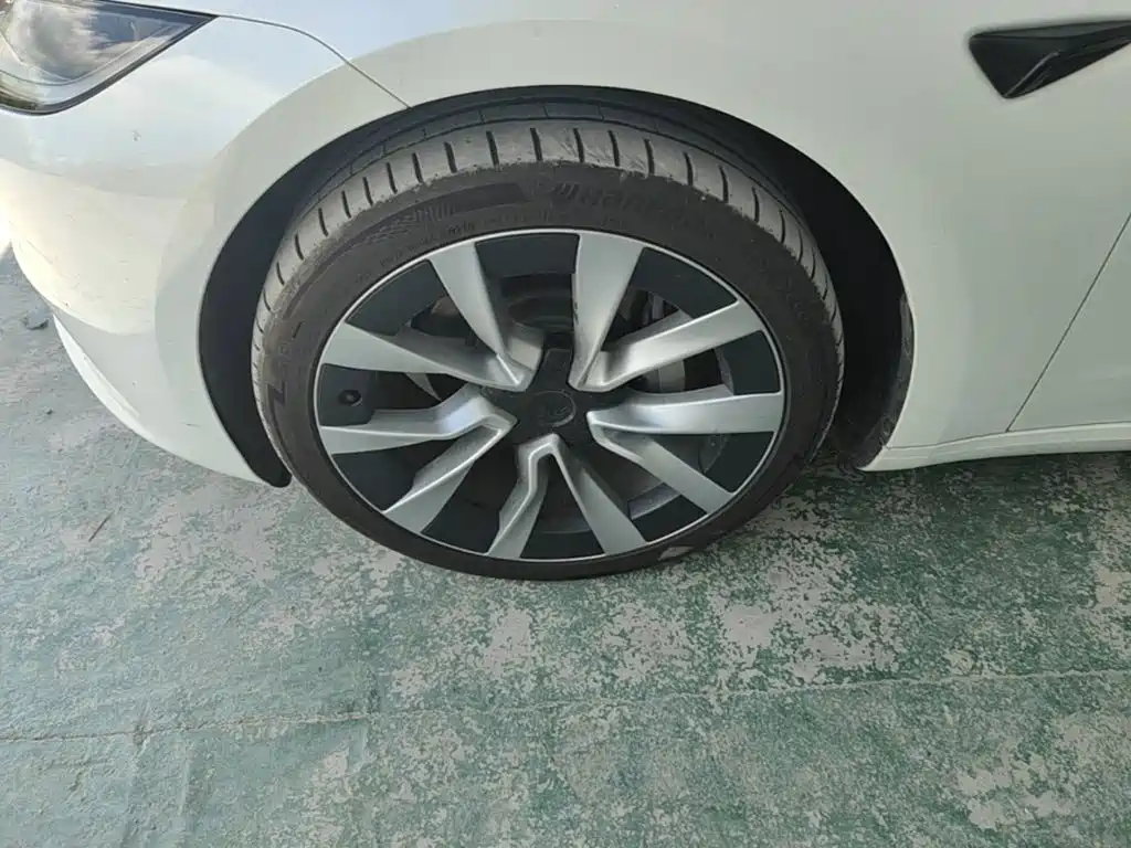 Tesla Model 3 — миниатюра 23