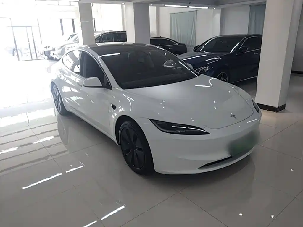 Tesla Model 3 — миниатюра 4