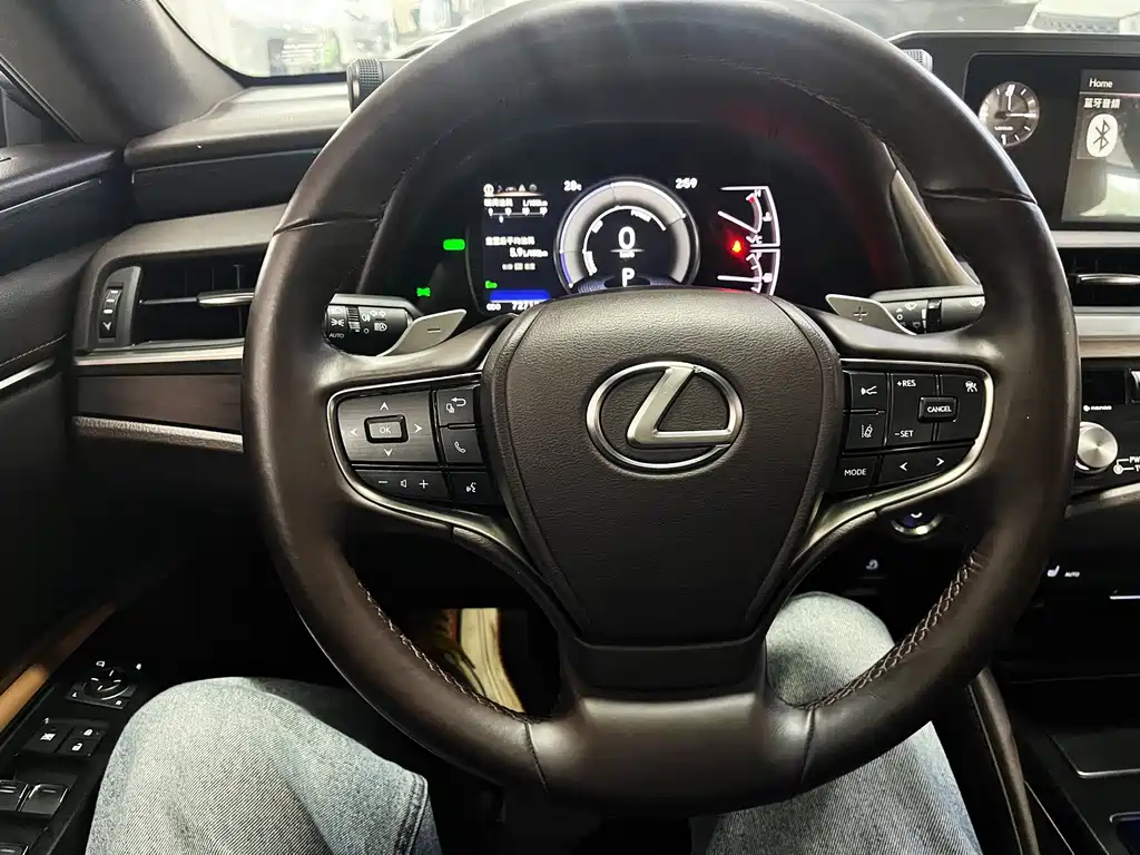 Lexus ES — миниатюра 8