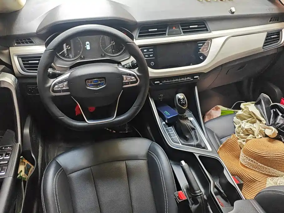 Geely Vision X3 — миниатюра 12
