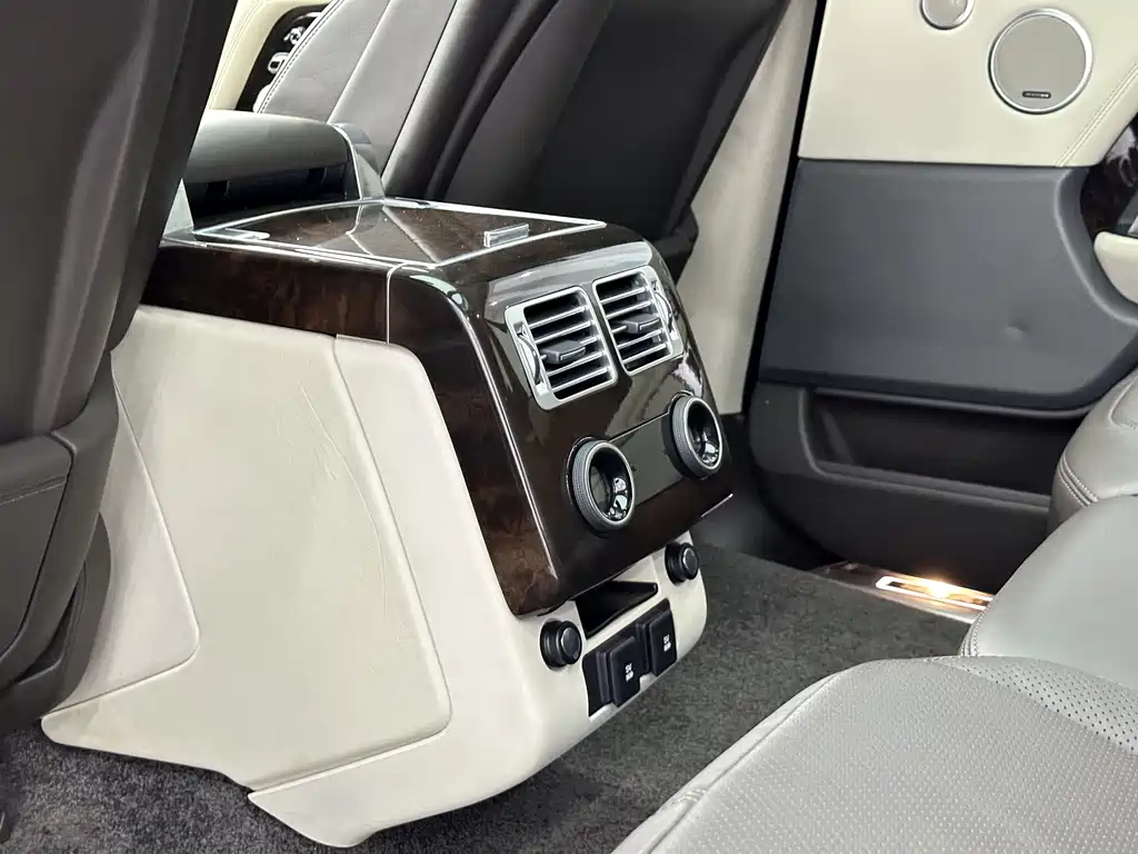 Land Rover Range Rover — миниатюра 16