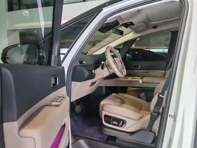 Li Auto Li MEGA — миниатюра 7
