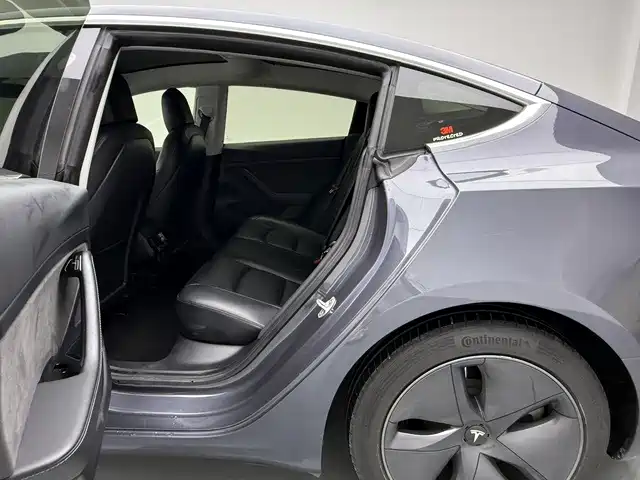 Tesla Model 3 — миниатюра 14