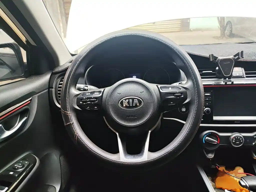 Kia KX Cross — миниатюра 6
