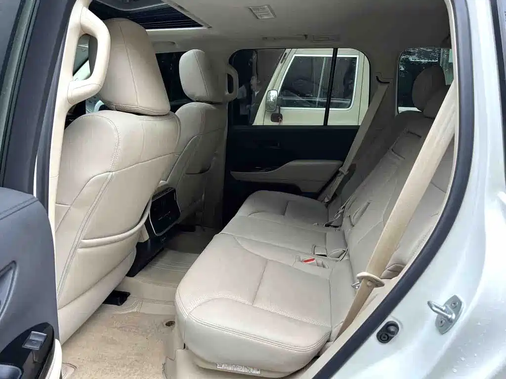 Toyota Land Cruiser — миниатюра 3