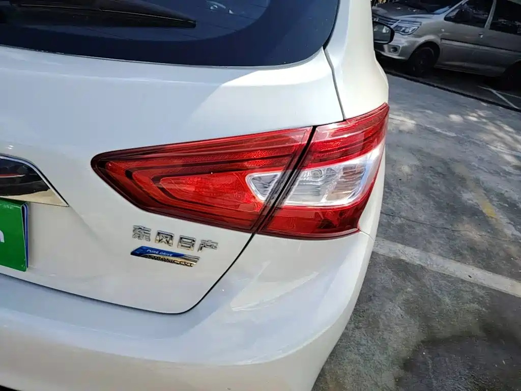 Nissan Tiida — миниатюра 8