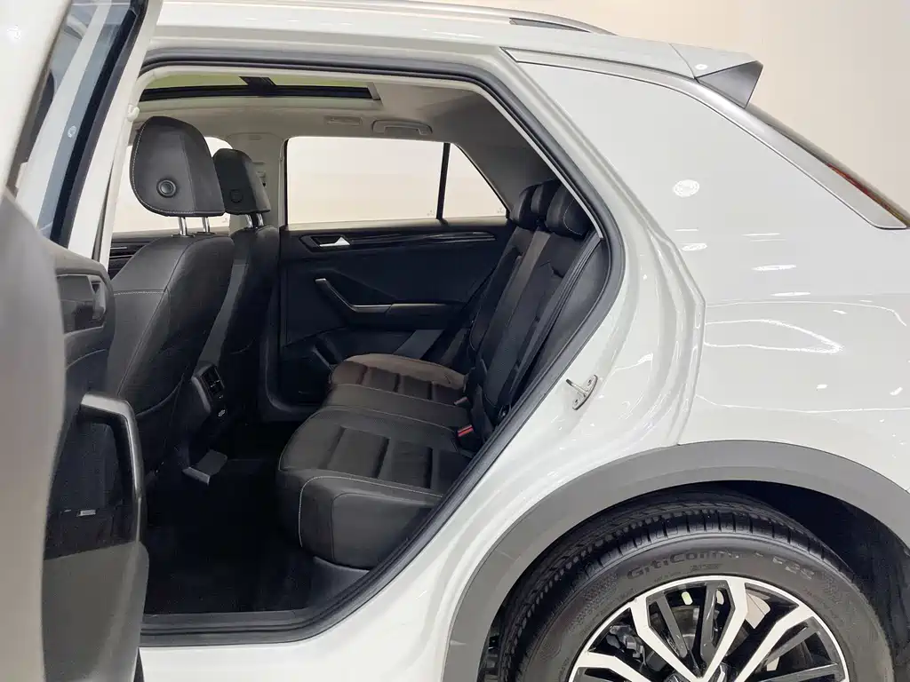 Volkswagen T-Roc — миниатюра 17