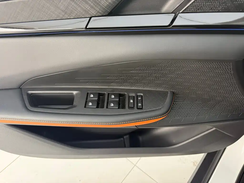 Changan UNI-V — миниатюра 17