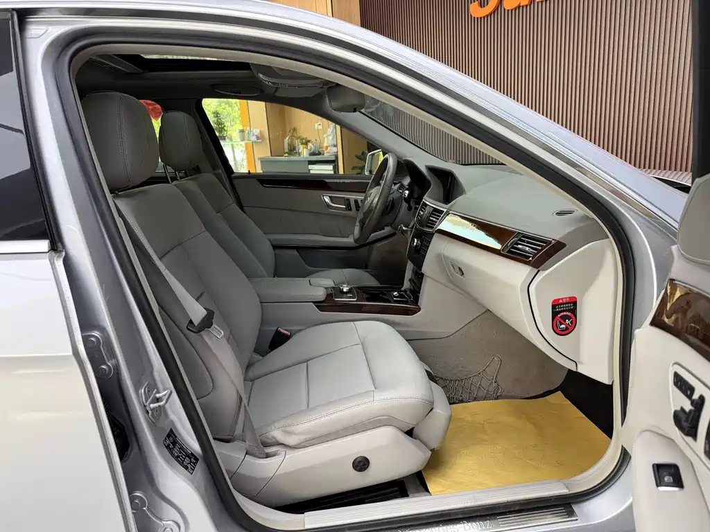 Mercedes-Benz E-Class — миниатюра 24