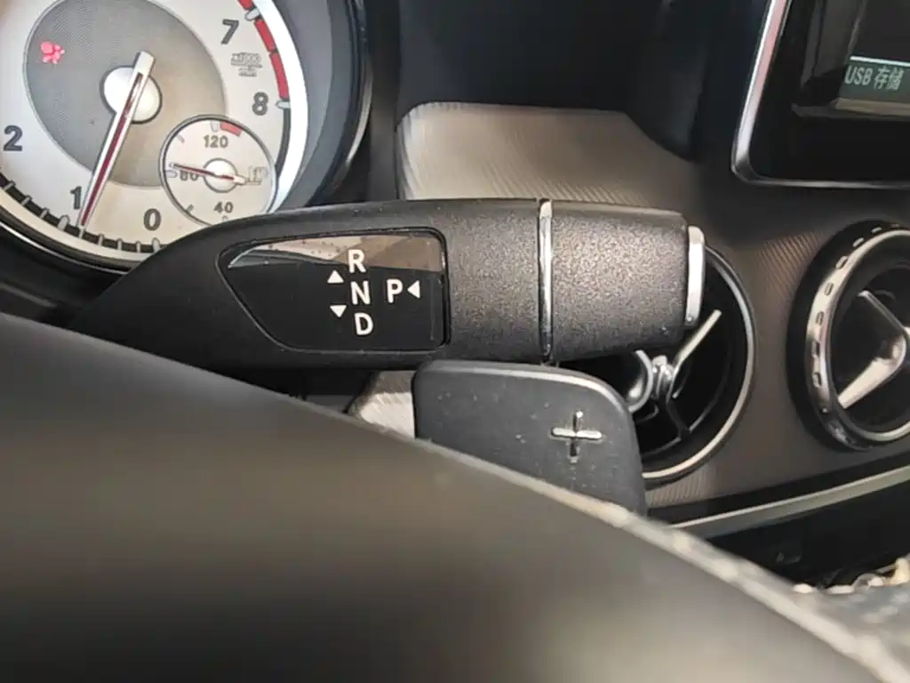 Mercedes-Benz GLA — миниатюра 14